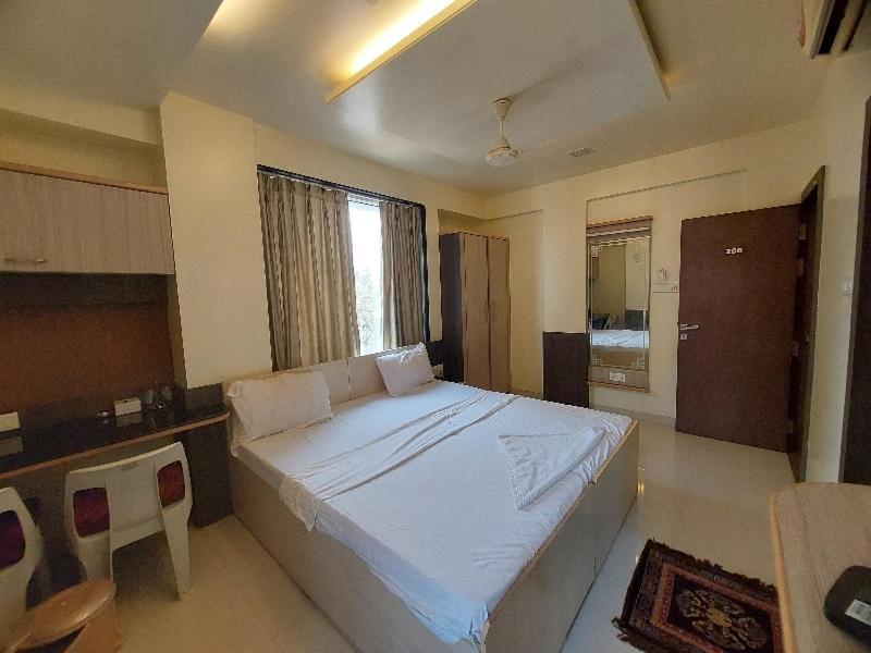 Khadki Super Hotel O Happy Homely Stay Near Pune Airport מראה חיצוני תמונה