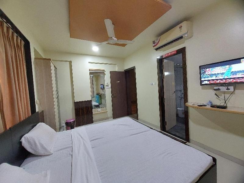 Khadki Super Hotel O Happy Homely Stay Near Pune Airport מראה חיצוני תמונה